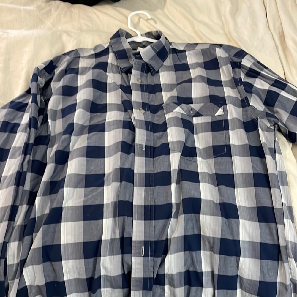 Wrangler 20x size large. Excellent condition. Didn’t fit me right. Looks NWOT